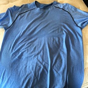 Men’s Lululemon Athletic Shirt